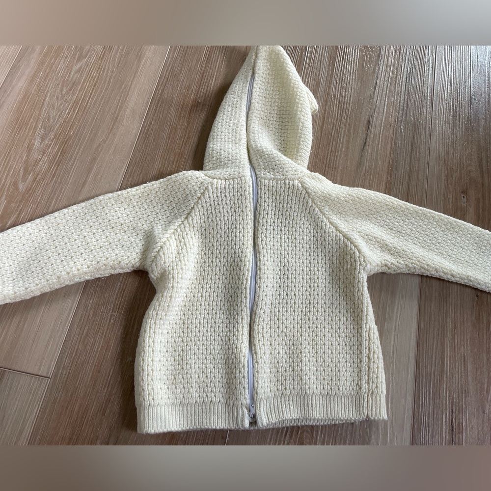 Vintage Peter Rabbit Sweater - Picture 4 of 4
